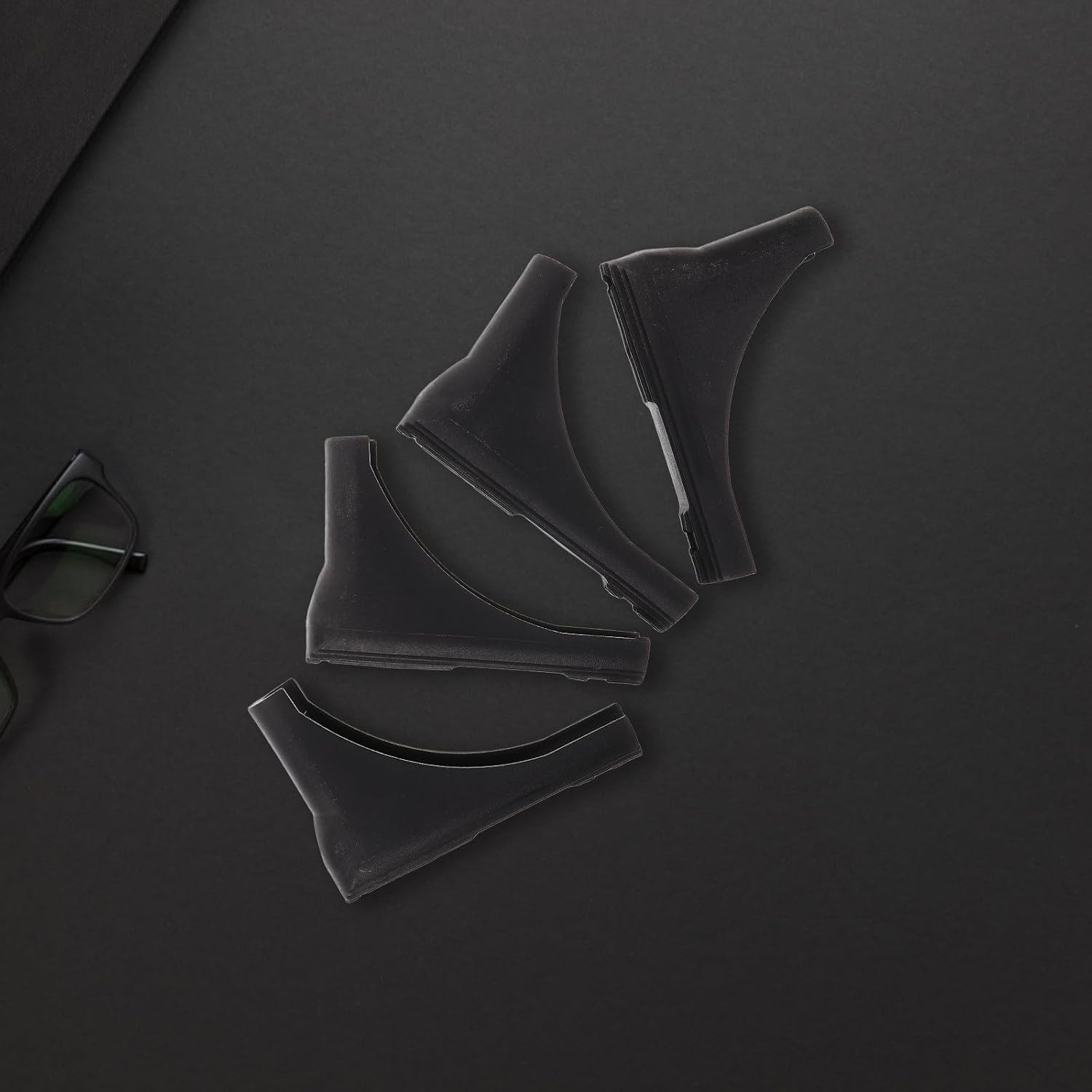  Zerodeko Housses Pour Pieds De Portant à Vêtements En Plastique Noir, Protection Antidérapante Et Résistante Pour Séchoir à Linge, Lot De 4, Adaptées Aux Sols Carrelés Et Espaces Partagés